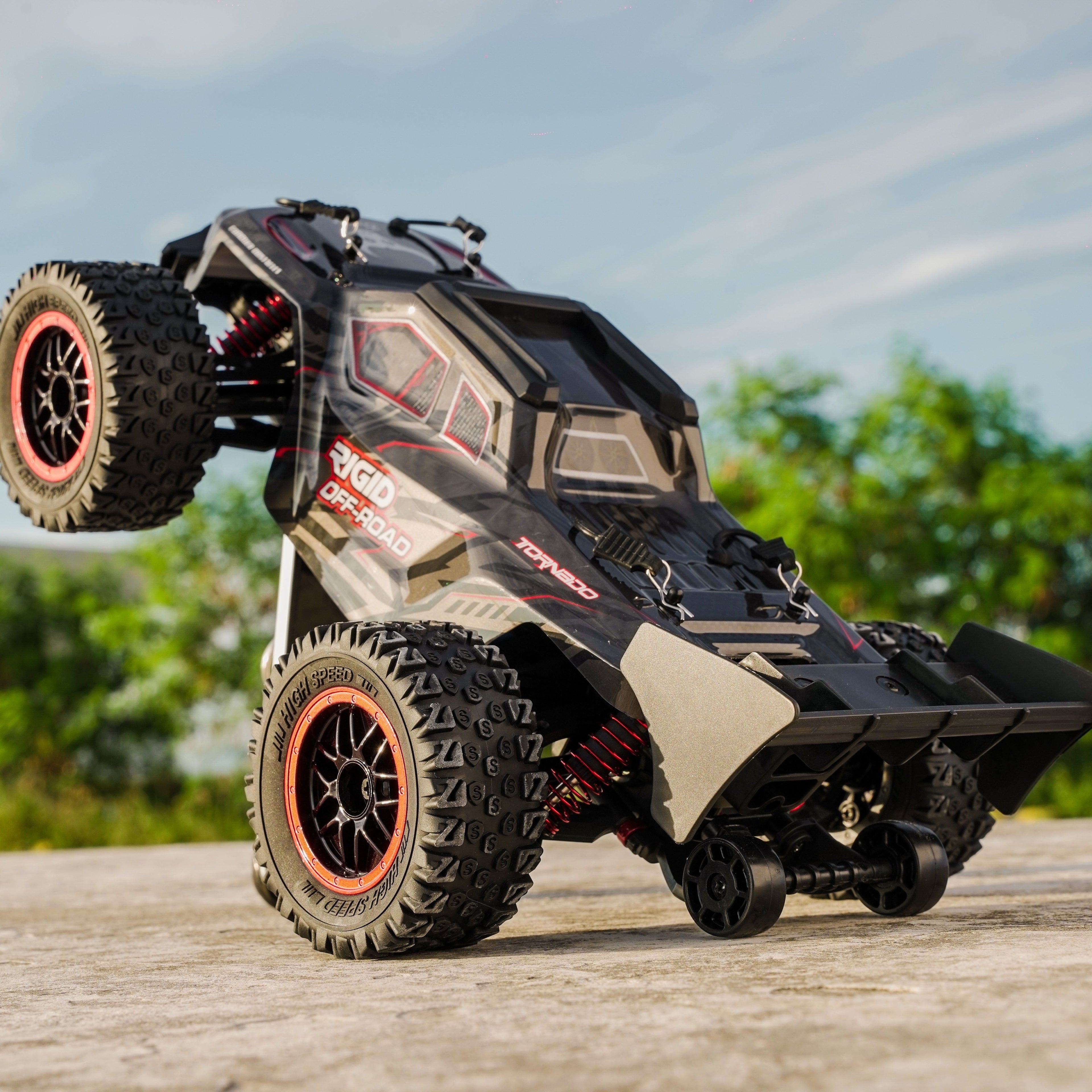 Brand New Upgraded Full-Size High-Speed RC Car with 4WD, 2.4GHz, High-Toughness PVC High Quality Body, Professional Remote Control Chassis, Racing Car, Perfect Gift for Birthdays And Christmas, Best for Christmas